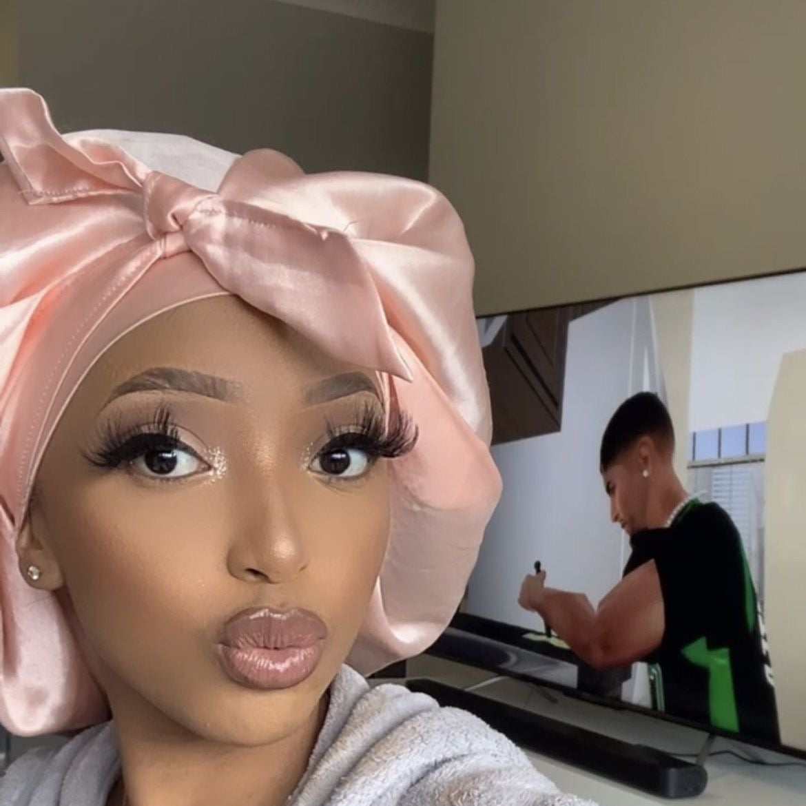 Bonnet en satin - Mysolaya